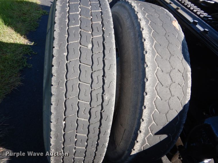 image for item FU9503 1996 Mack CL713 semi truck