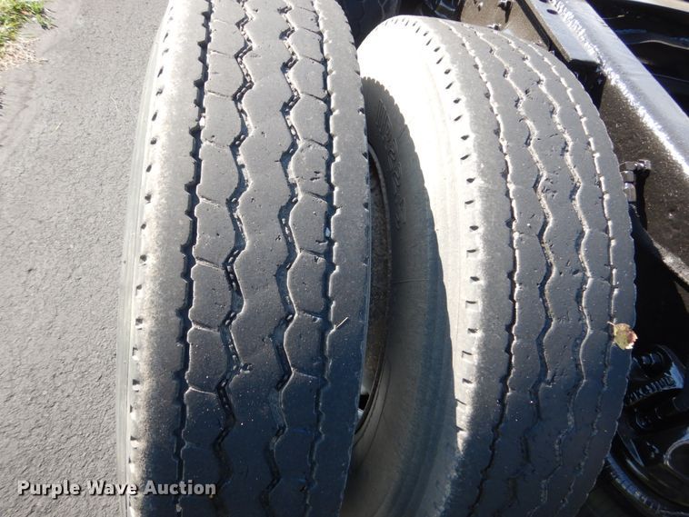 image for item FU9503 1996 Mack CL713 semi truck