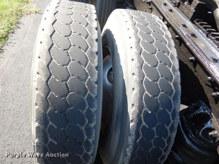 image for item FU9503 1996 Mack CL713 semi truck