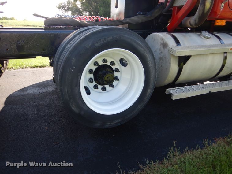 image for item FU9503 1996 Mack CL713 semi truck