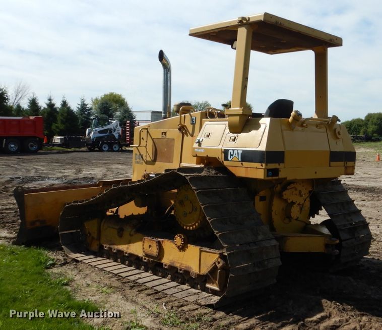 image for item FU9516 1987 Caterpillar D4H dozer