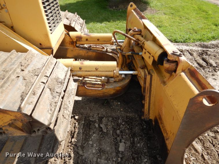 image for item FU9516 1987 Caterpillar D4H dozer