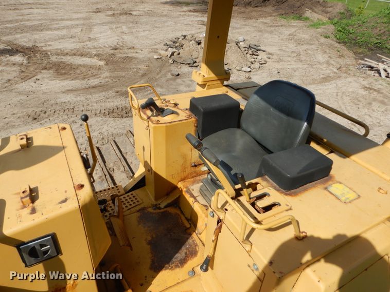 image for item FU9516 1987 Caterpillar D4H dozer