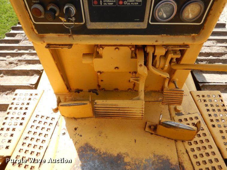 image for item FU9516 1987 Caterpillar D4H dozer