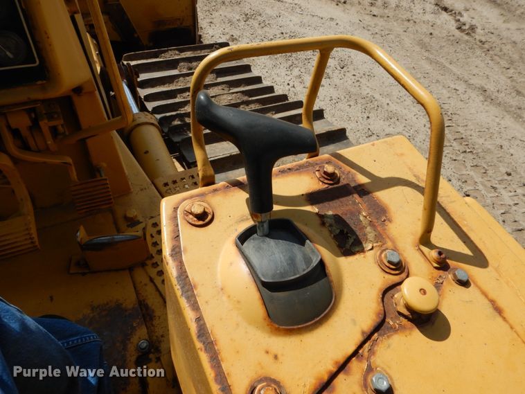 image for item FU9516 1987 Caterpillar D4H dozer