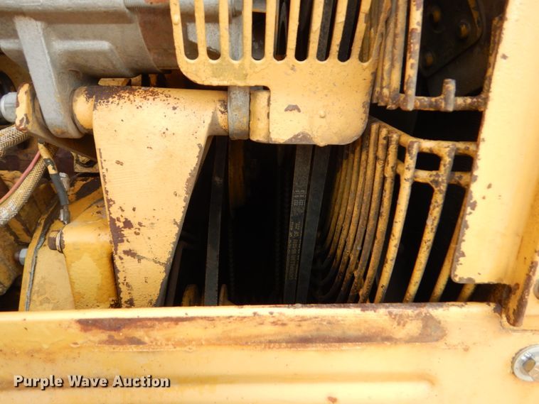 image for item FU9516 1987 Caterpillar D4H dozer