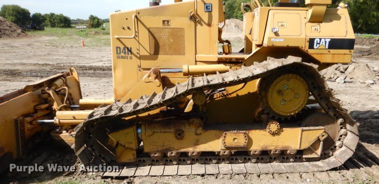 image for item FU9516 1987 Caterpillar D4H dozer