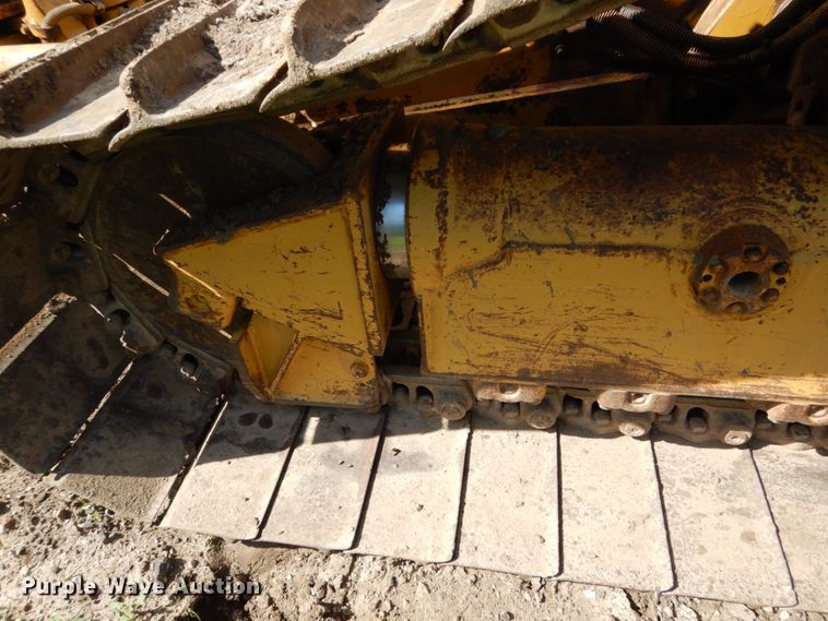 image for item FU9516 1987 Caterpillar D4H dozer
