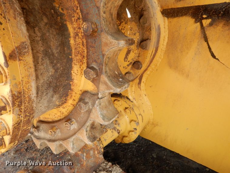 image for item FU9516 1987 Caterpillar D4H dozer