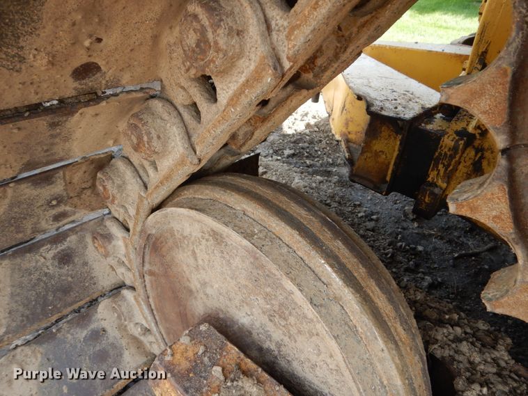 image for item FU9516 1987 Caterpillar D4H dozer