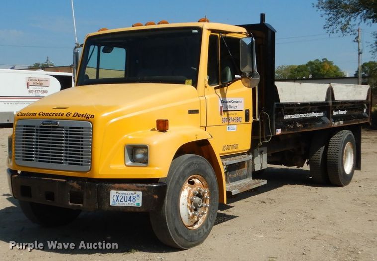 image for item FU9522 2000 Freightliner FL70 dump truck