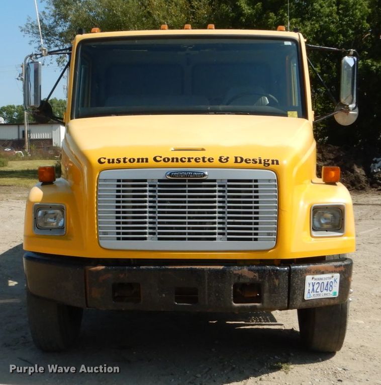 image for item FU9522 2000 Freightliner FL70 dump truck