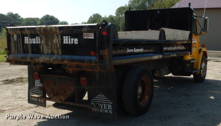image for item FU9522 2000 Freightliner FL70 dump truck