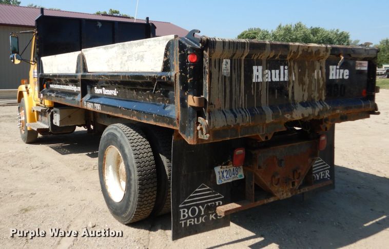 image for item FU9522 2000 Freightliner FL70 dump truck