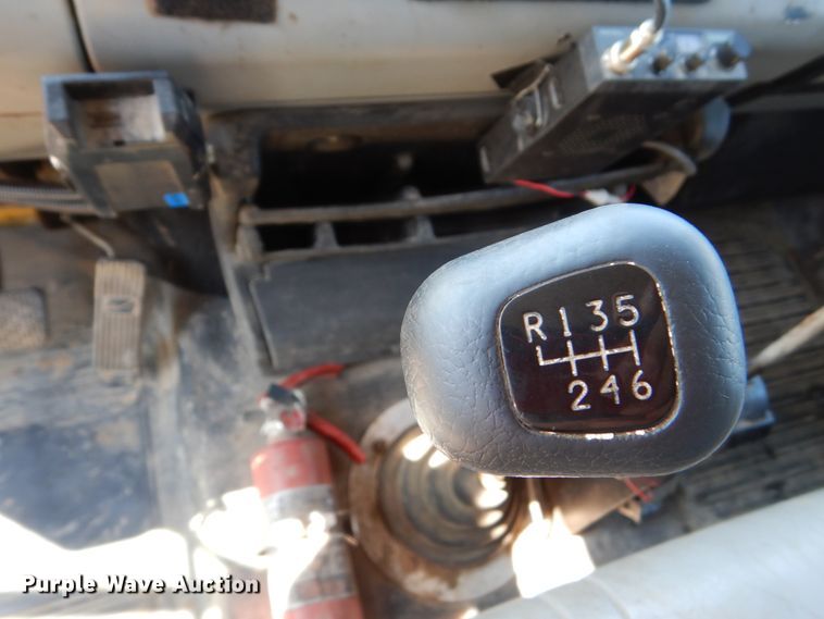 image for item FU9522 2000 Freightliner FL70 dump truck