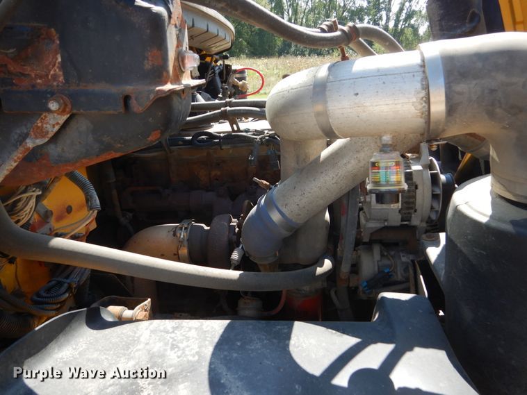 image for item FU9522 2000 Freightliner FL70 dump truck