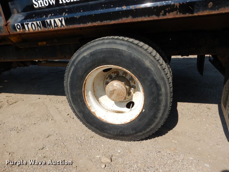 image for item FU9522 2000 Freightliner FL70 dump truck