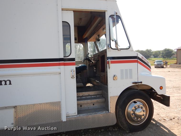 image for item FU9523 1989 Chevrolet FC P65 delivery truck