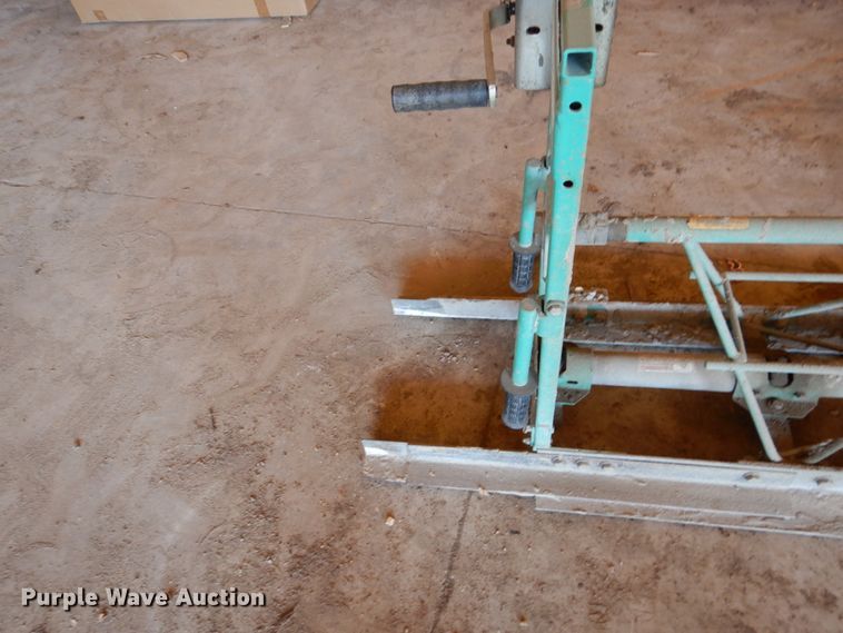 image for item FU9524 Multiquip screed