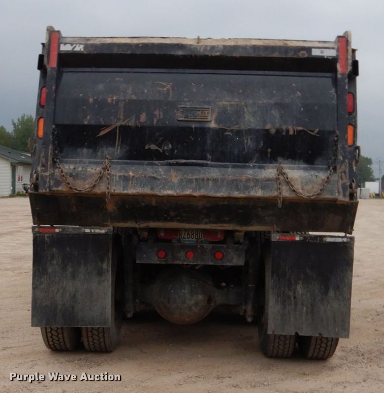 image for item FU9528 2007 Sterling L-Line dump truck