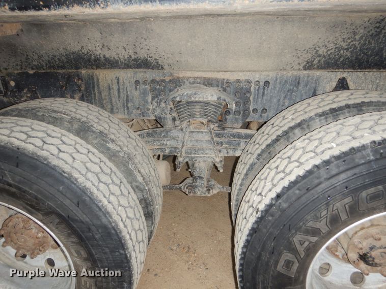 image for item FU9528 2007 Sterling L-Line dump truck