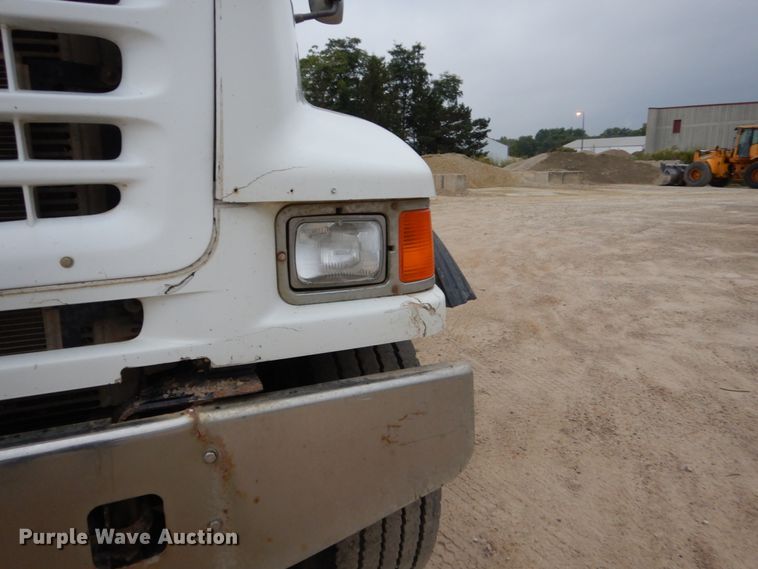 image for item FU9528 2007 Sterling L-Line dump truck