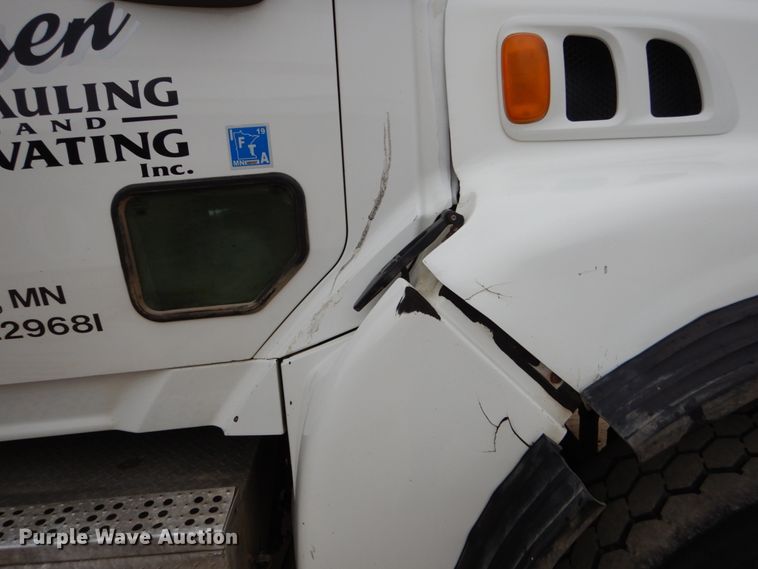 image for item FU9528 2007 Sterling L-Line dump truck