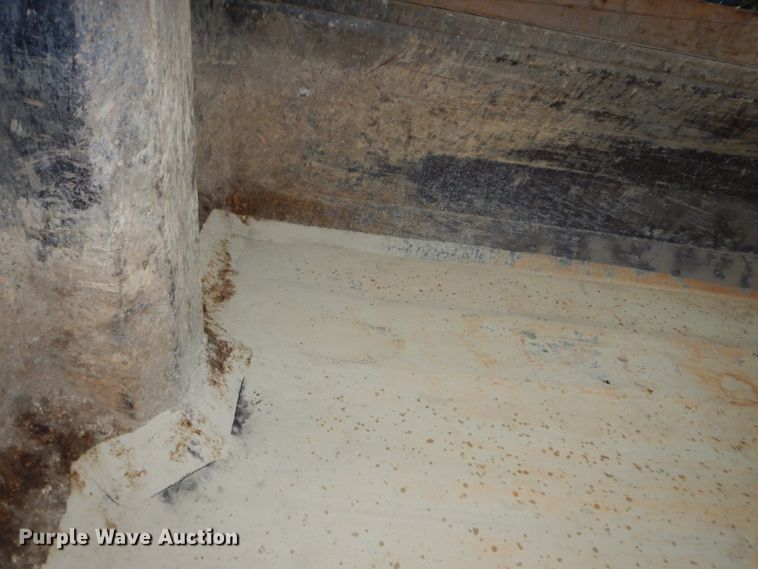 image for item FU9528 2007 Sterling L-Line dump truck