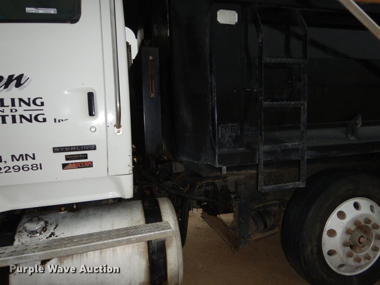 image for item FU9528 2007 Sterling L-Line dump truck