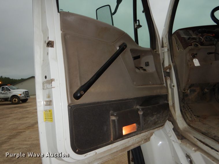 image for item FU9528 2007 Sterling L-Line dump truck