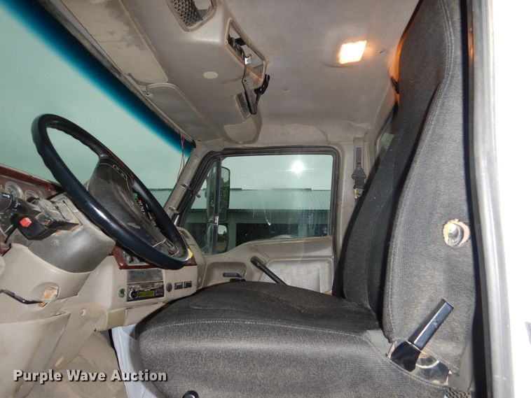 image for item FU9528 2007 Sterling L-Line dump truck