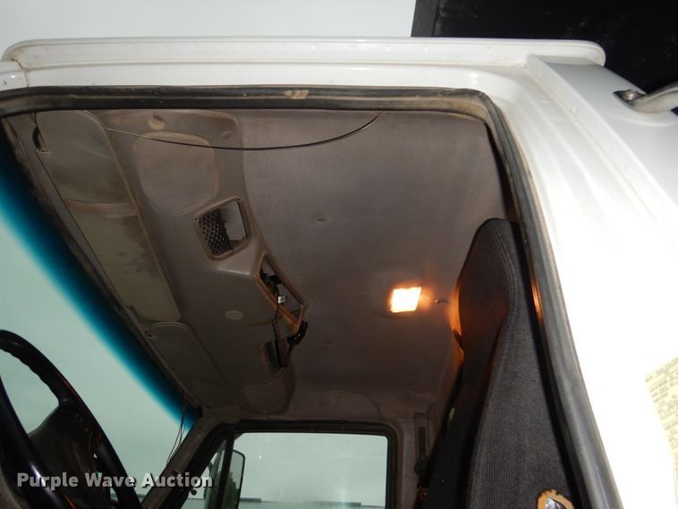 image for item FU9528 2007 Sterling L-Line dump truck