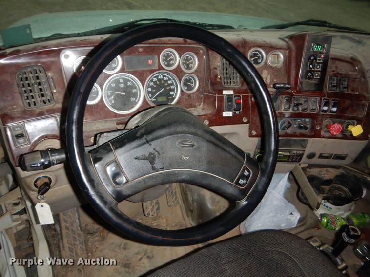 image for item FU9528 2007 Sterling L-Line dump truck