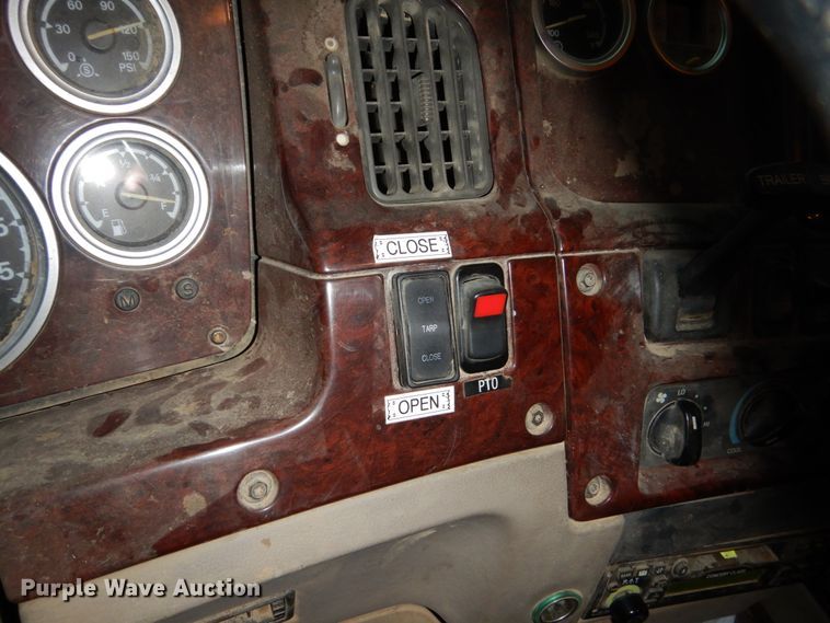 image for item FU9528 2007 Sterling L-Line dump truck