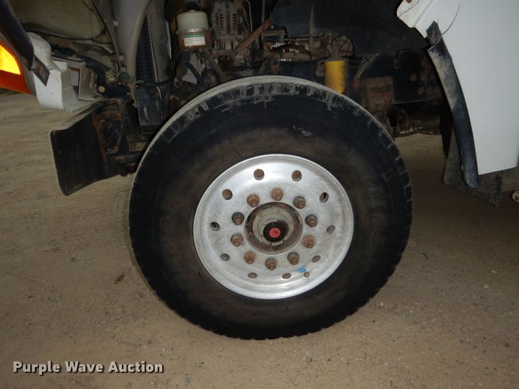 image for item FU9528 2007 Sterling L-Line dump truck