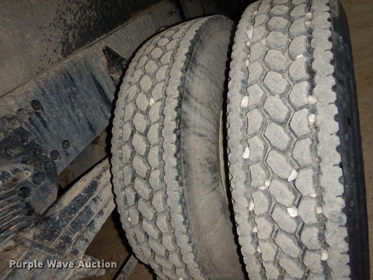 image for item FU9528 2007 Sterling L-Line dump truck