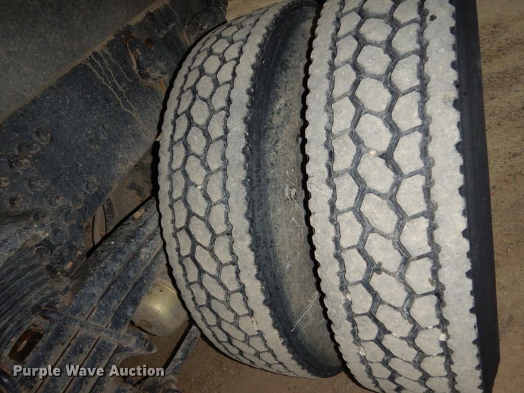 image for item FU9528 2007 Sterling L-Line dump truck