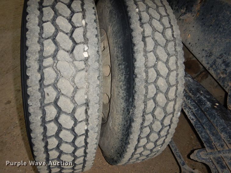 image for item FU9528 2007 Sterling L-Line dump truck