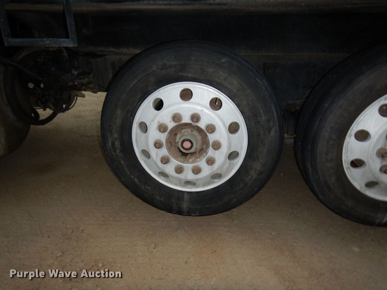 image for item FU9528 2007 Sterling L-Line dump truck