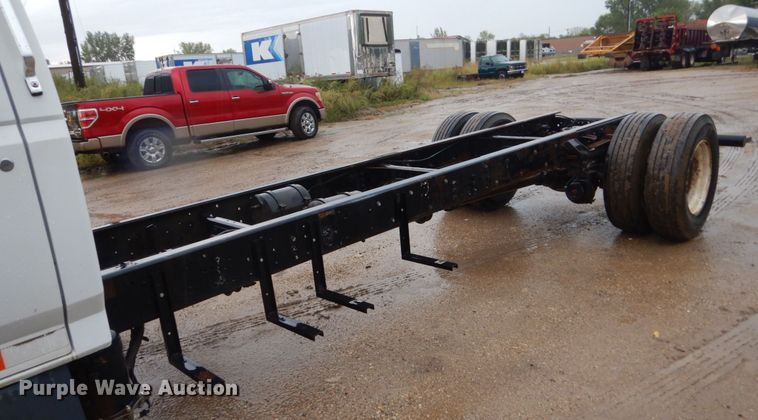 image for item FU9531 1998 Ford F800 truck cab and chassis