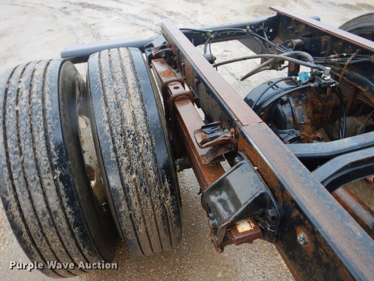 image for item FU9531 1998 Ford F800 truck cab and chassis