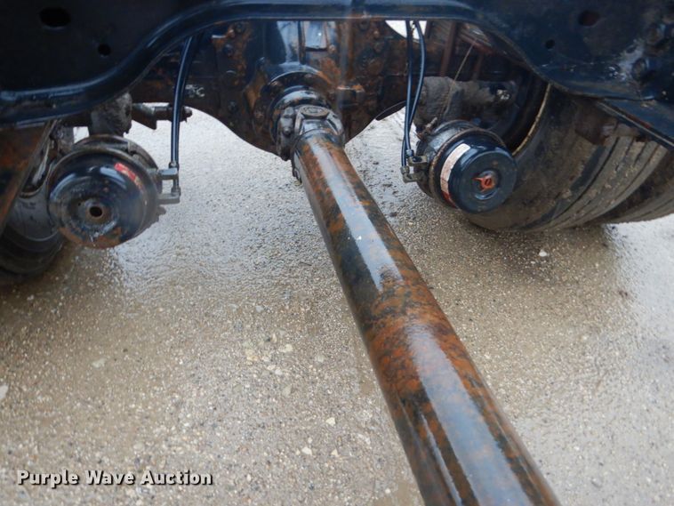 image for item FU9531 1998 Ford F800 truck cab and chassis