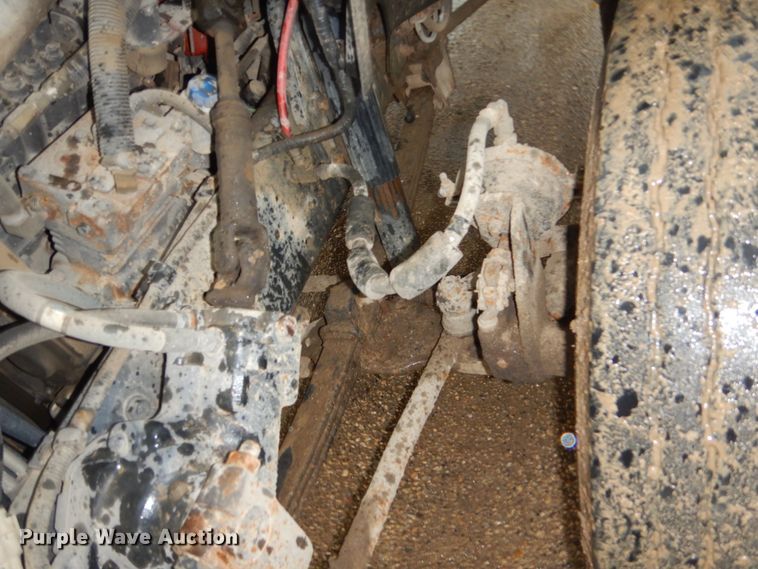 image for item FU9531 1998 Ford F800 truck cab and chassis