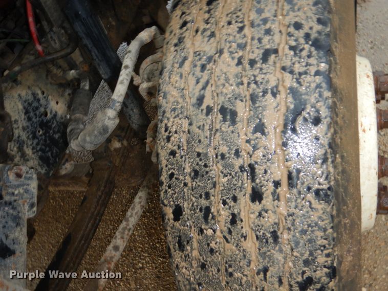 image for item FU9531 1998 Ford F800 truck cab and chassis