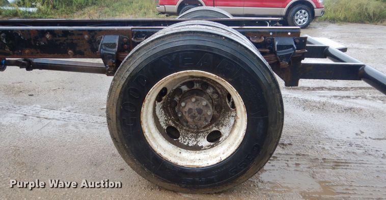 image for item FU9531 1998 Ford F800 truck cab and chassis