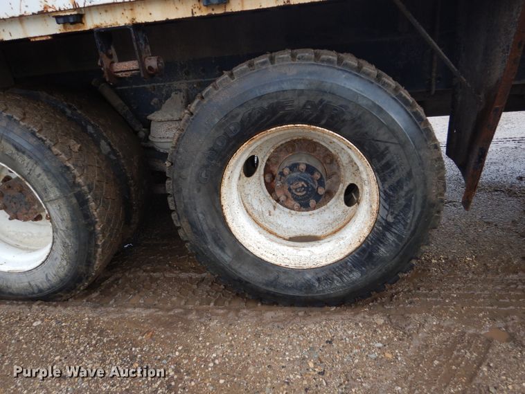 image for item FU9532 2004 Sterling L-Line crane truck