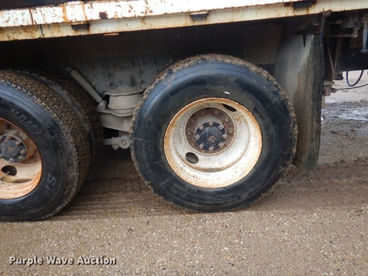 image for item FU9532 2004 Sterling L-Line crane truck