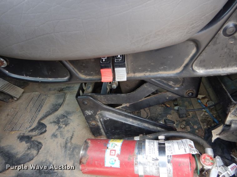 image for item FU9533 2000 Mack CH semi truck