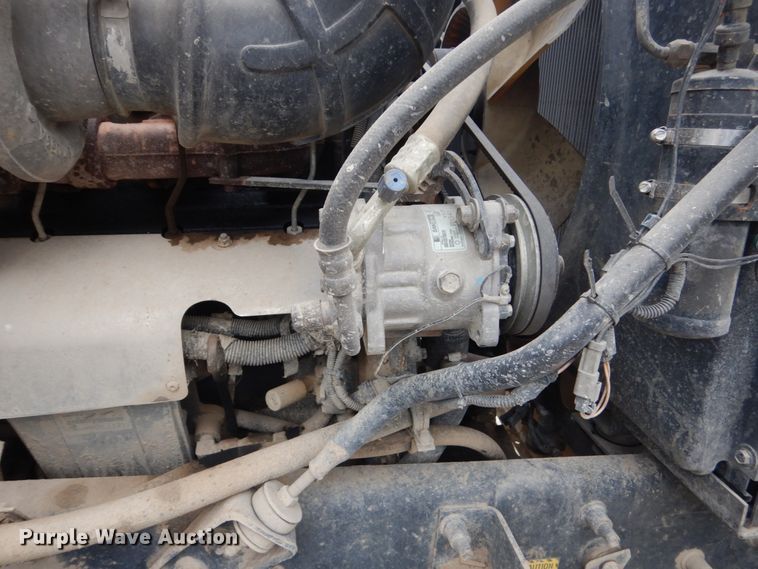 image for item FU9533 2000 Mack CH semi truck