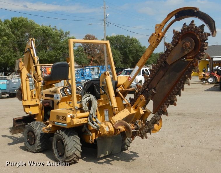 image for item FU9552 2004 Vermeer RT450 trencher